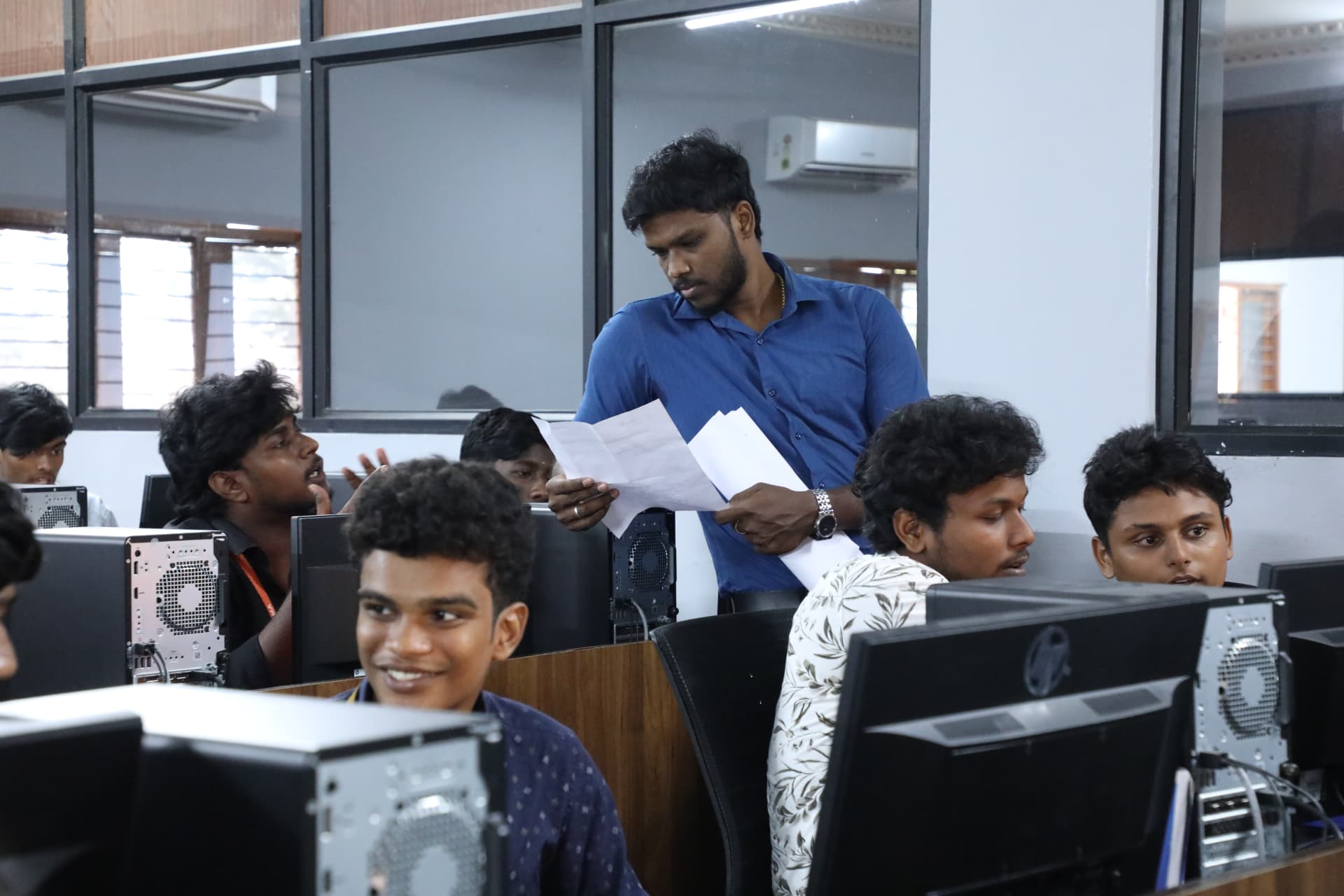 Students presenting their business idea on campus
